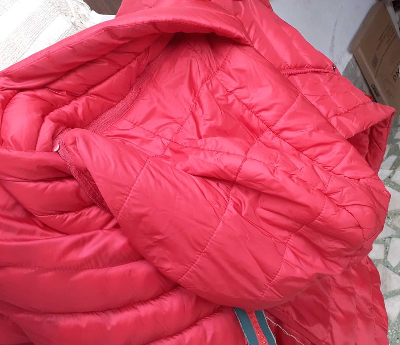 Geacă din fâș matlasată cu glugă pentru damă femei