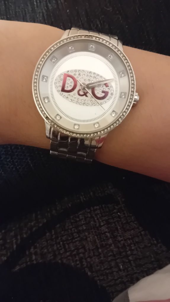 Dolce & Gabbana Prime Time red