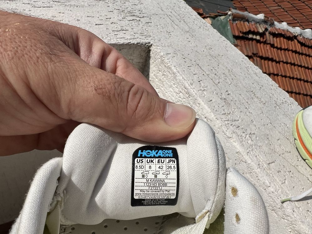 Hoka One One Kawana 42