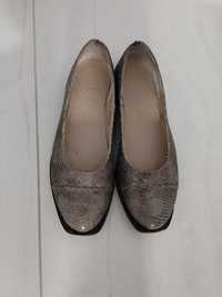 Pantofii de piele naturala dama