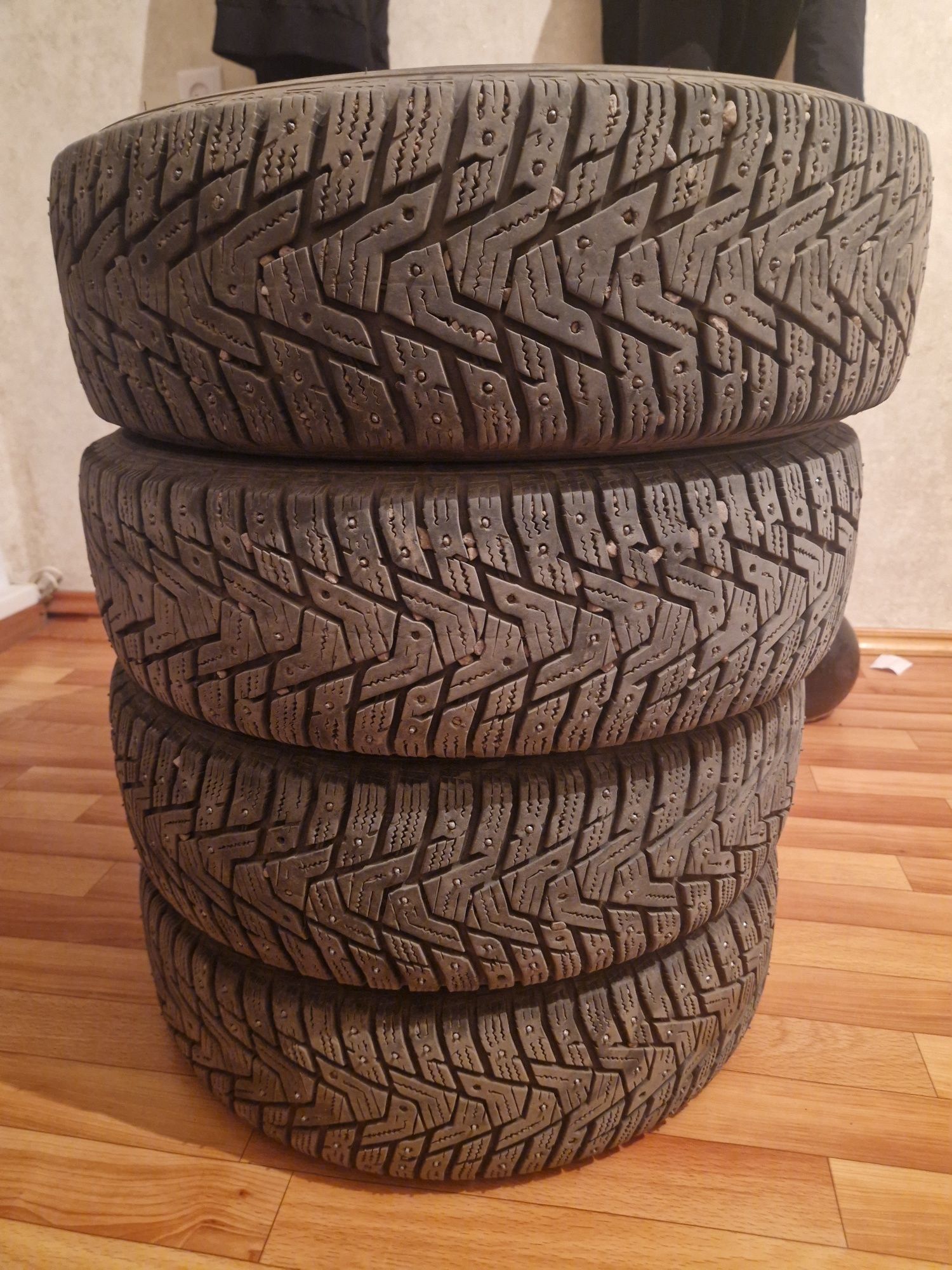 Продам зимние шины Hankook Winter i*Pike RS2 W429 185/70 R14 92T с шип
