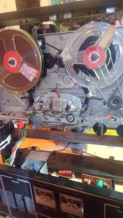 Magnetofon Tesla B115 defec !Funcționează doar pe o pista