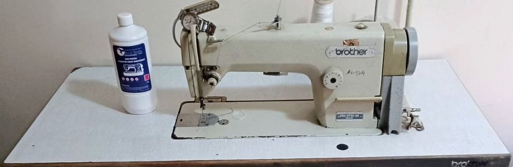 Mașina de cusut liniara Brother