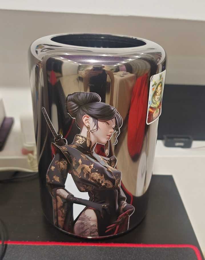 продам Mac Pro 2013 /10ядер/64Gb/D500 3Gb