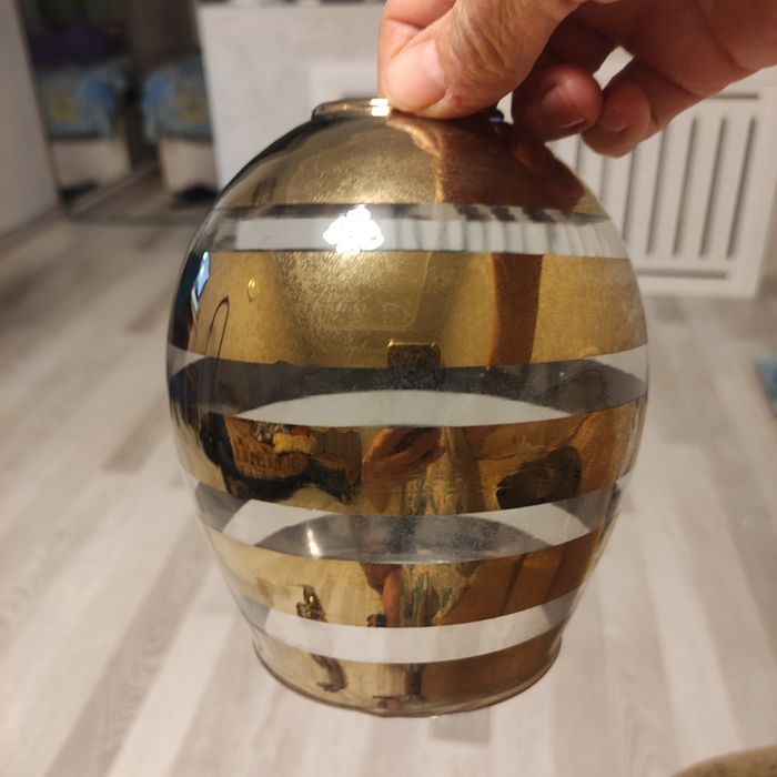 Плафон золотые полоски красивые