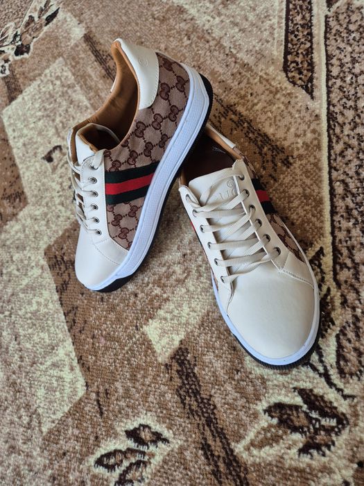 Adidasi gucci !!!