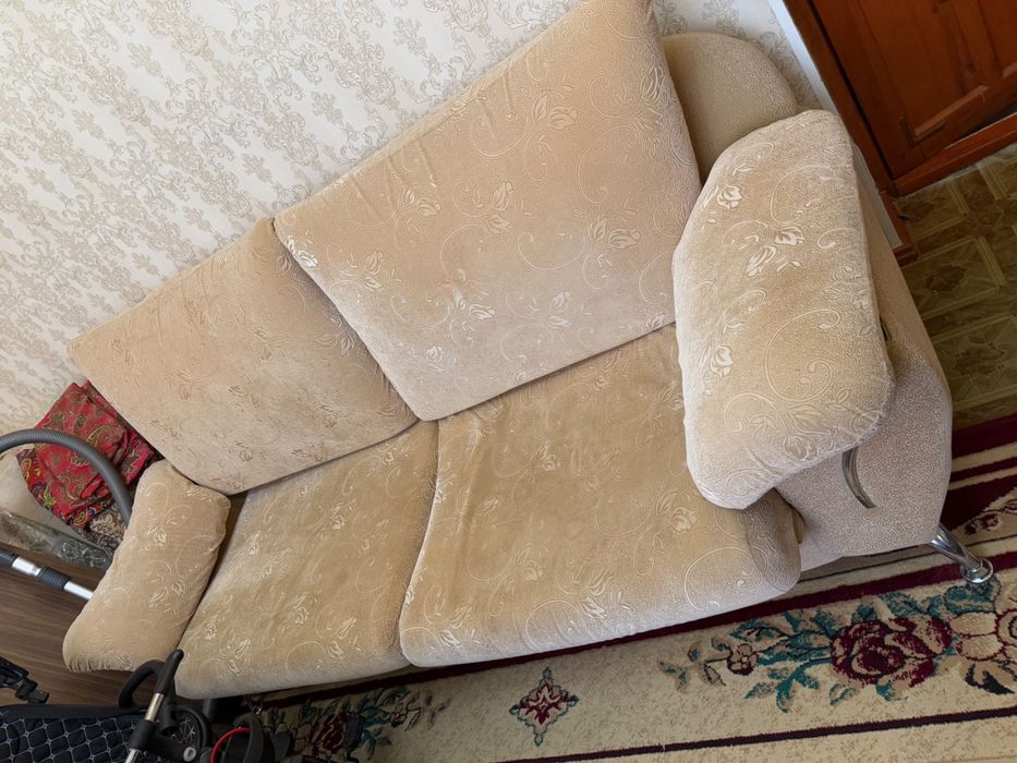 Диван, еки креслосымен