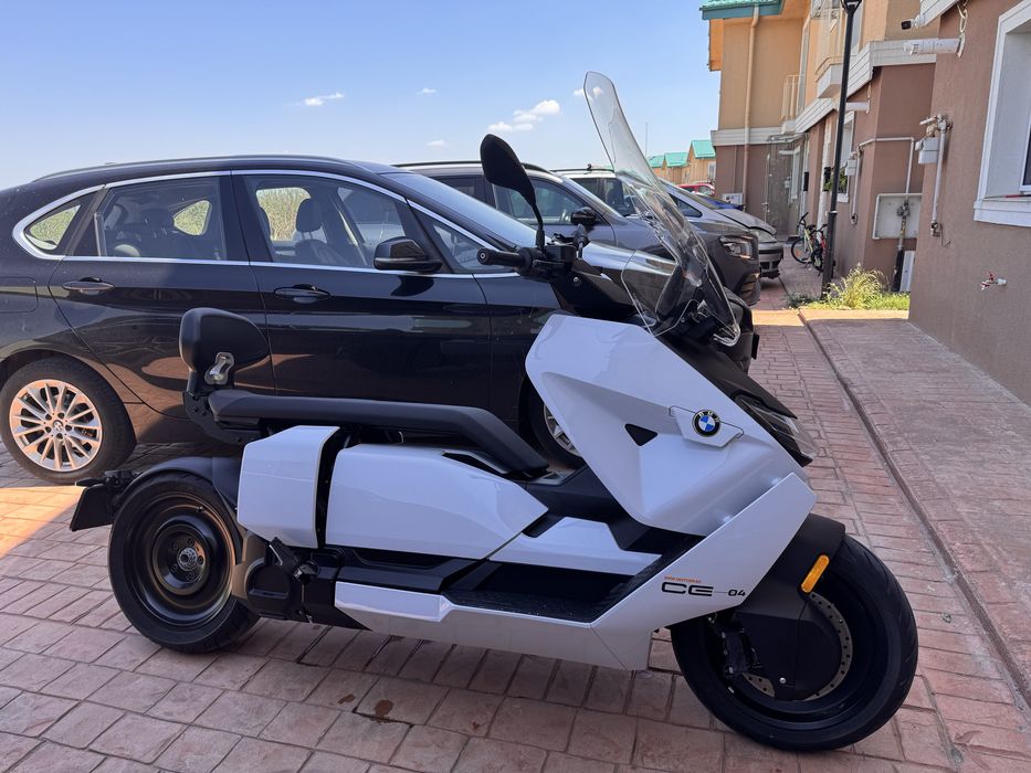 Scuter electric BMW CE04