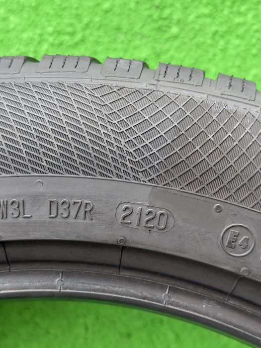 235/55/18 M+S CONTINENTAL Dot 2020