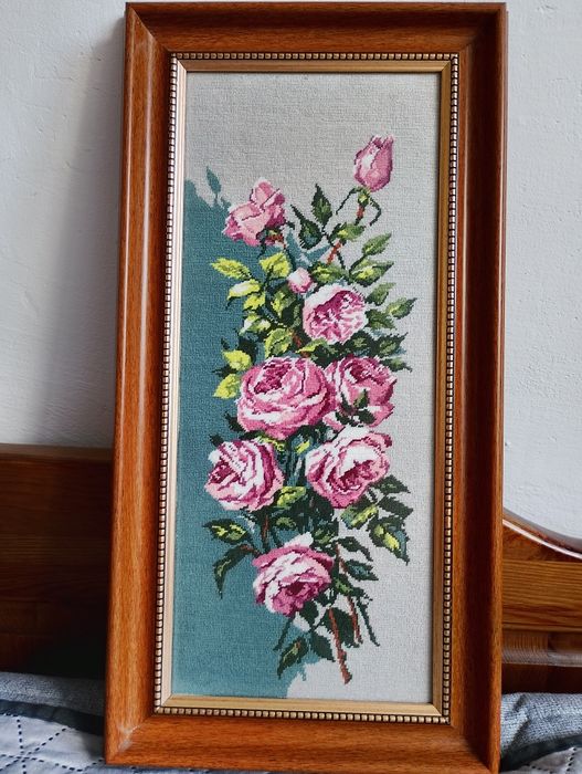 Ръчно ушит гоблен "Букет от рози"
