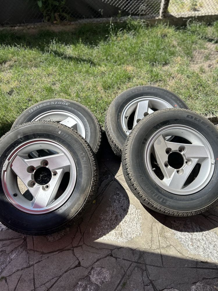 Гуми с джанти R15