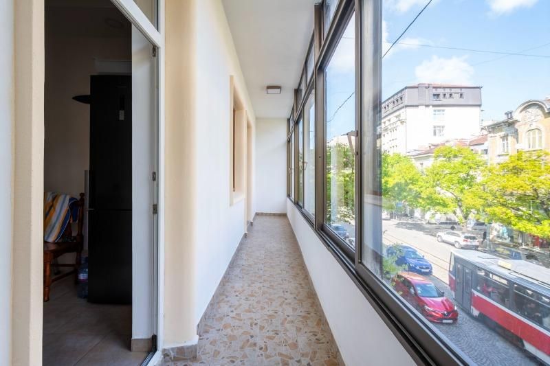 Дава се под наем Двустаен апартамент в София, Оборище - 90 кв.м за 690 € - Снимка #10