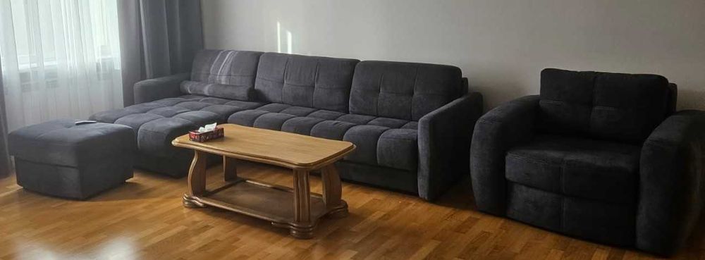 Угловой диван с креслом и пуфом