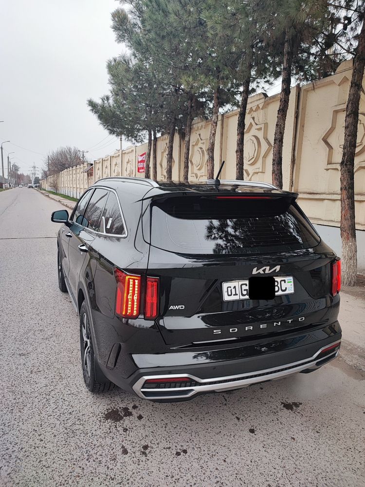 Kia Sorento Қора рангли, тоза ва яхши ҳолатдаги машина сотилади