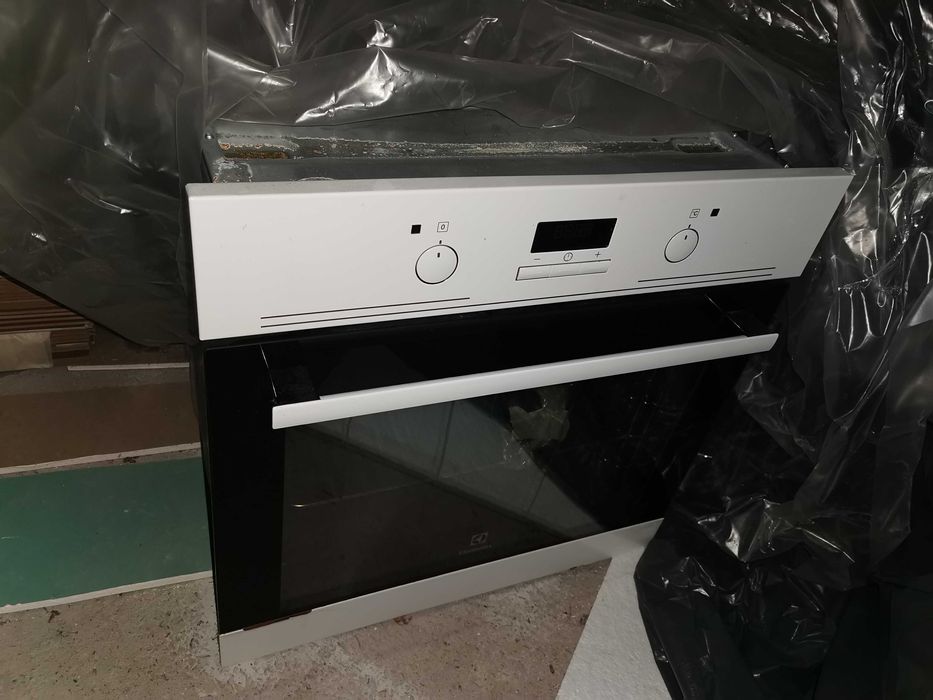 Фурна за вграждане Electrolux