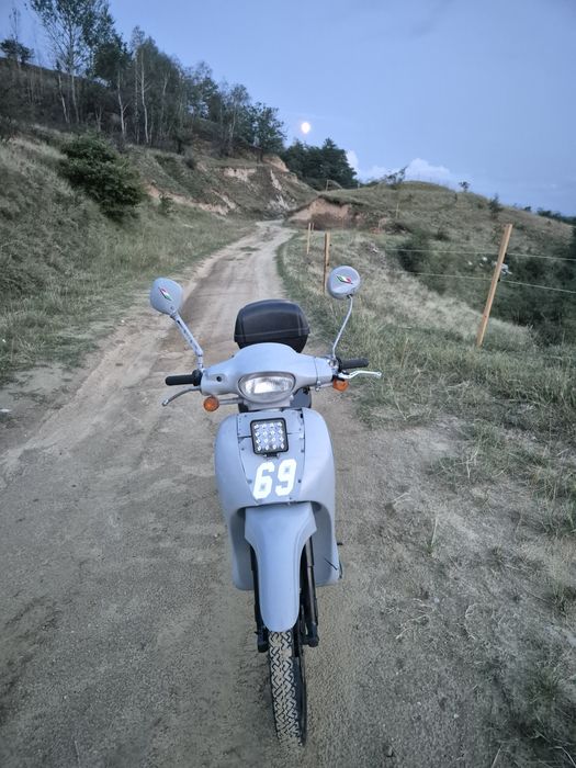 Scuter aprilia scarabeo