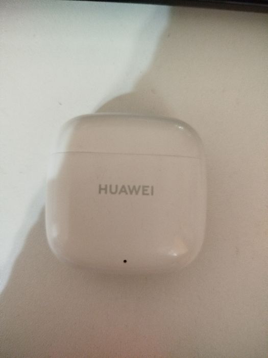 Продам Huawei freebuds
