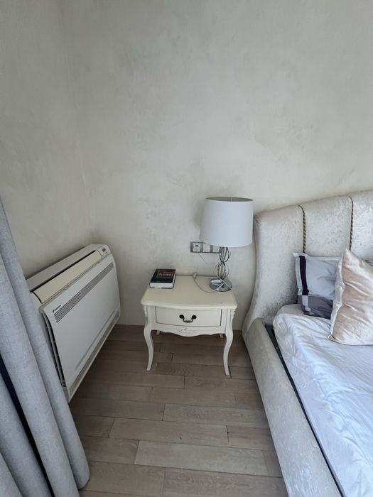 Комплект спалня легло с матрак и 2 нощни шкафчета от Мартинели