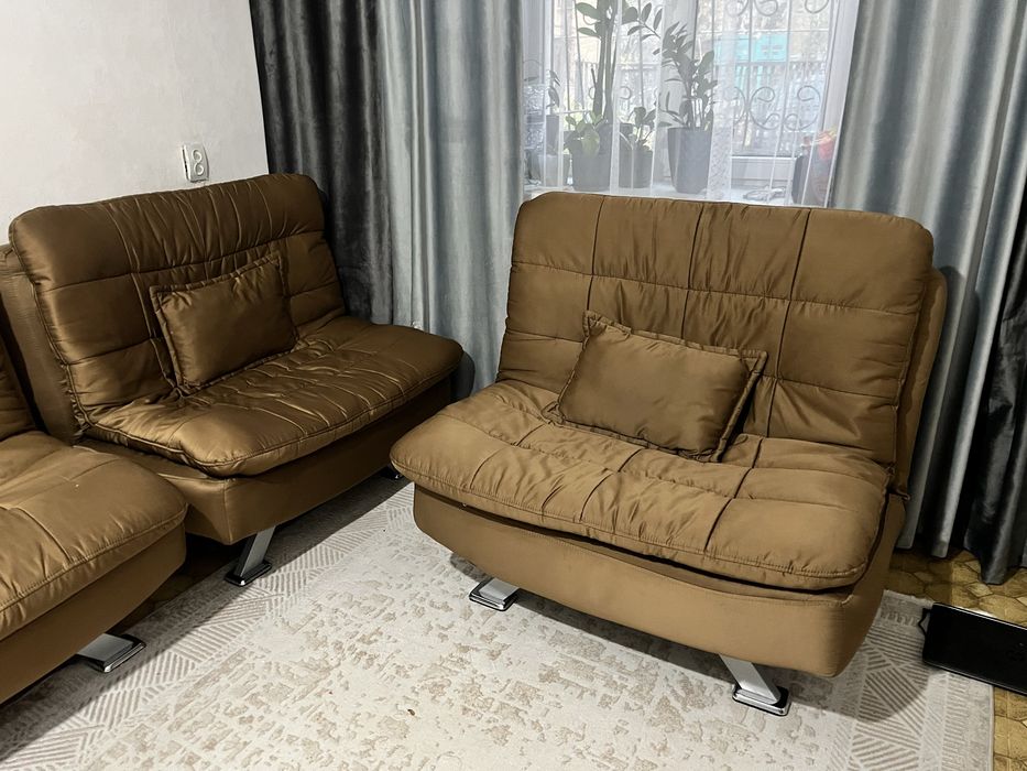 Продам диван+два кресла