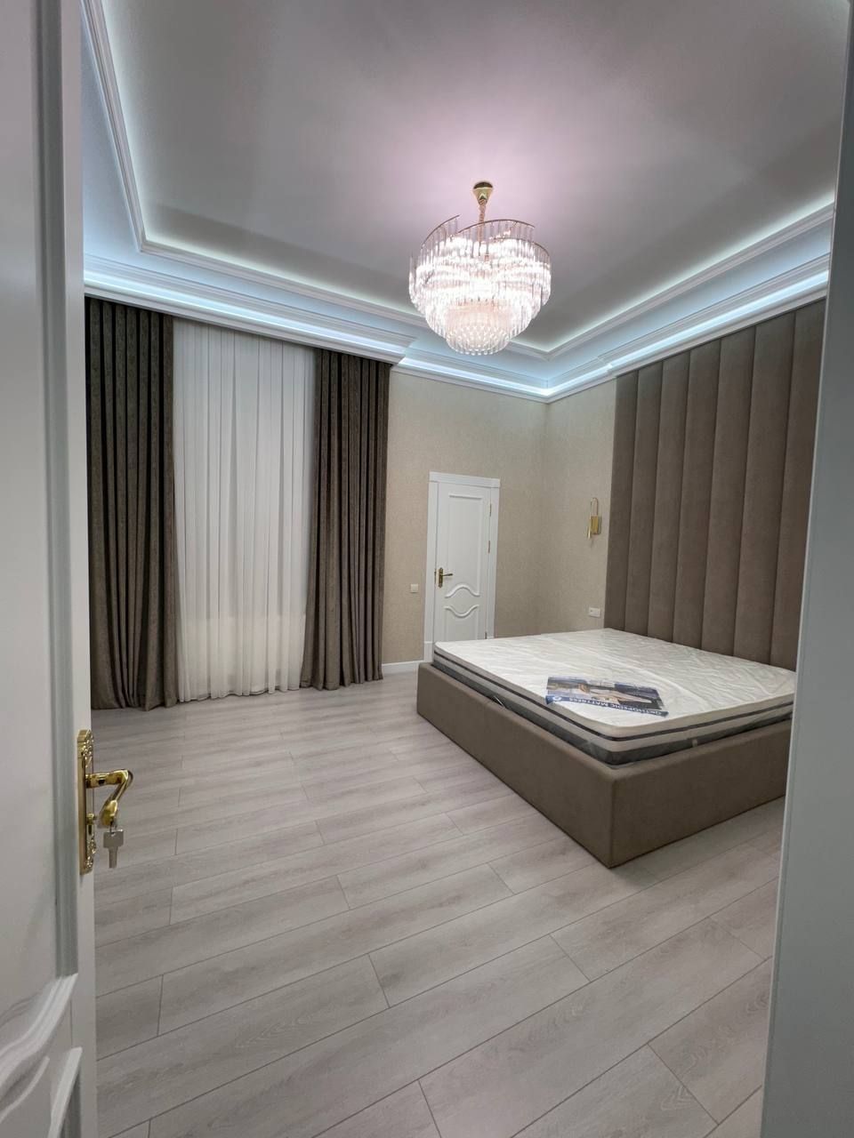 Срочно! Евродом Хасанбой  В стиле Хайтек 3 сотки 6 комнат 340.000у.е т