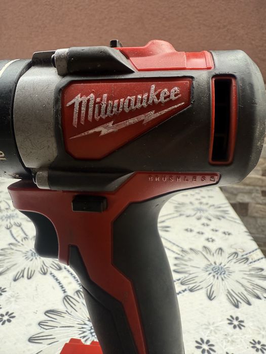 Акумулаторен винтоверт Milwaukee