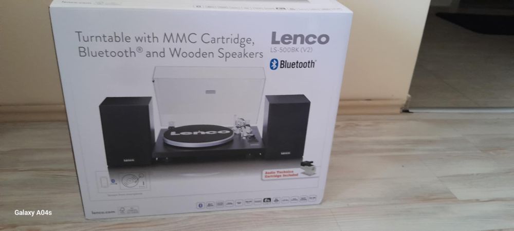 Грамофон: Lenco LS-500 Black
въртящата комплект