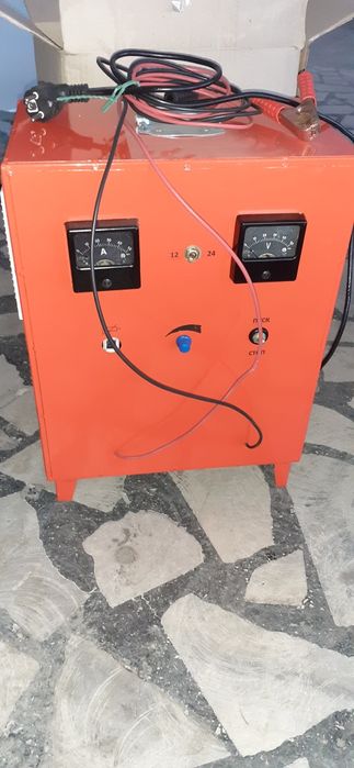 Зарядно за акомлатори 12 и 24 волта 50 ампера