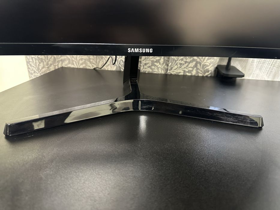 Monitor Samsung Curb 24”