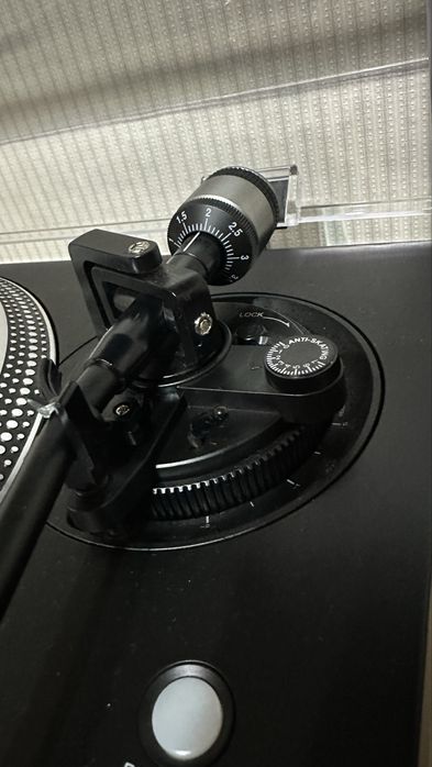 Продавам грамофон Audio-technica lp-140xp