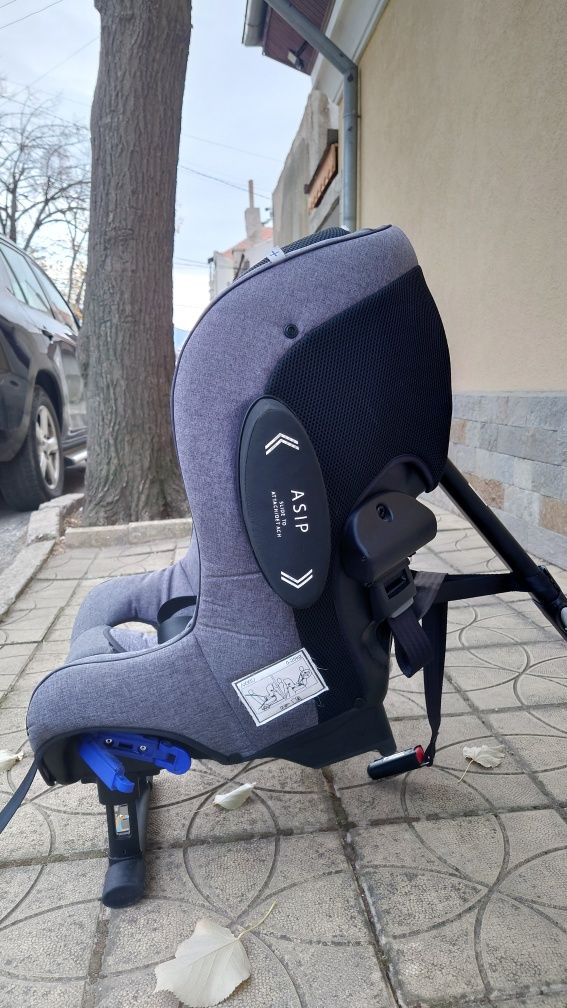 Децко столче за кола