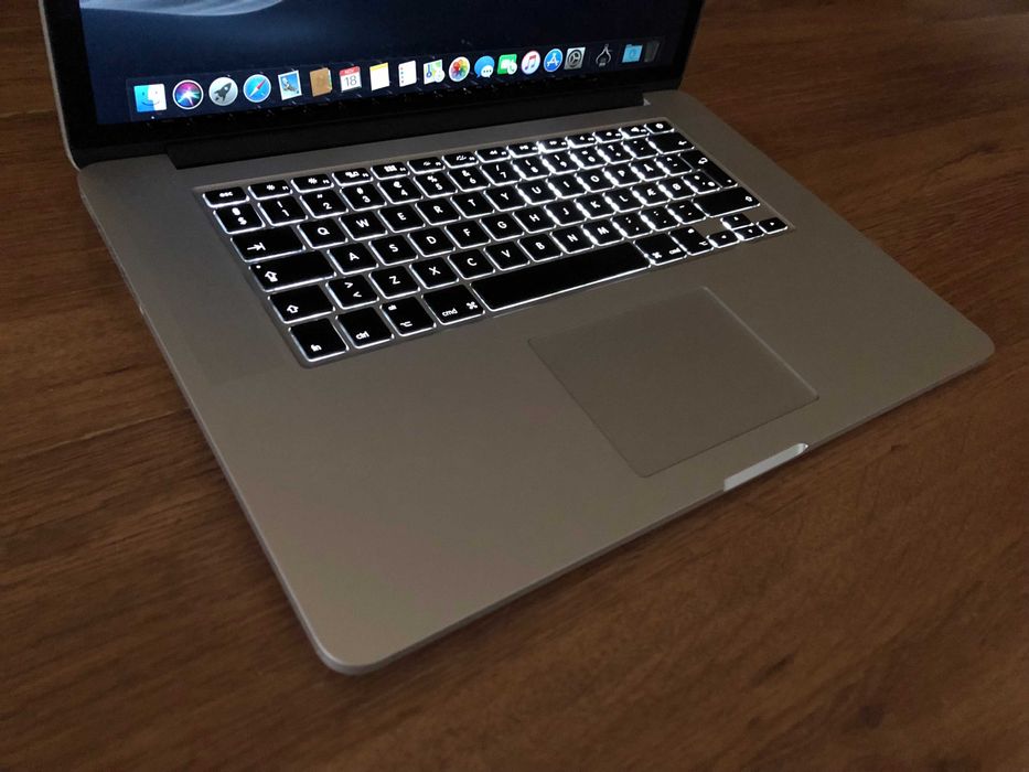 15.4 Retina Core i7 Apple MacBook Pro Mid 2015 16GB RAM/256GB SSD/Iris