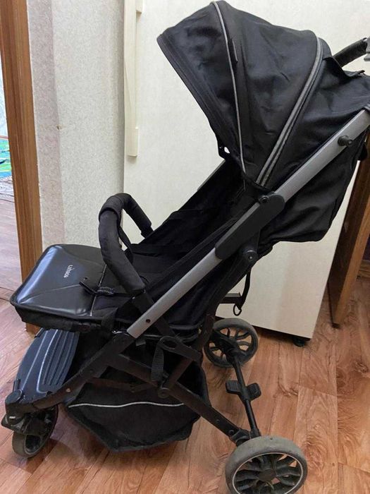 Продам прогулочную коляску