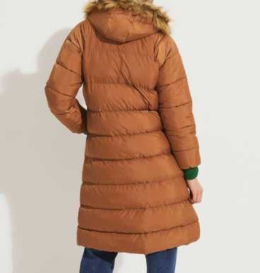 Geaca cu gluga si garnitura de blana