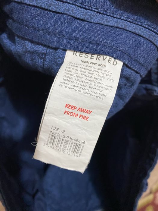 Pantaloni chino reserved