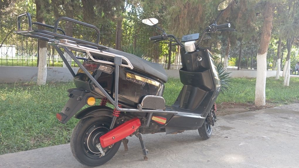 Skuter sotiladi Termiz