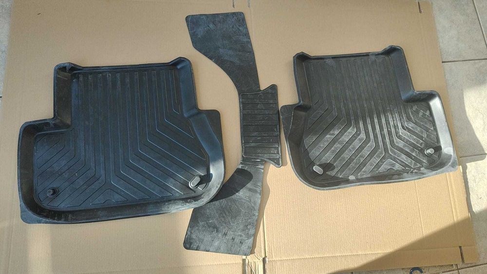 Covorase/Presuri cauciuc stil tip tavita Audi A4 B8/B9/A5  2008-2023