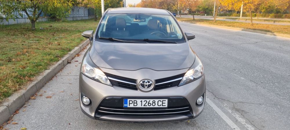Toyota Verso/Тойота Версо 2015г 1.8 безин