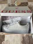Чисто нови маратонки Guess