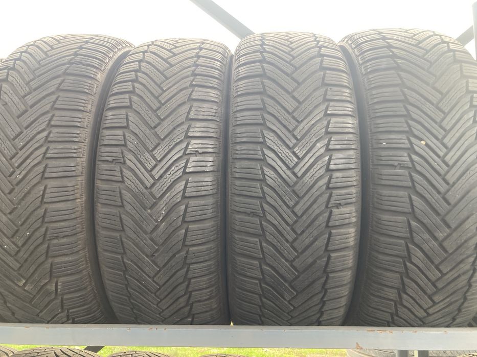 215/60/17 Michelin Alpin 6