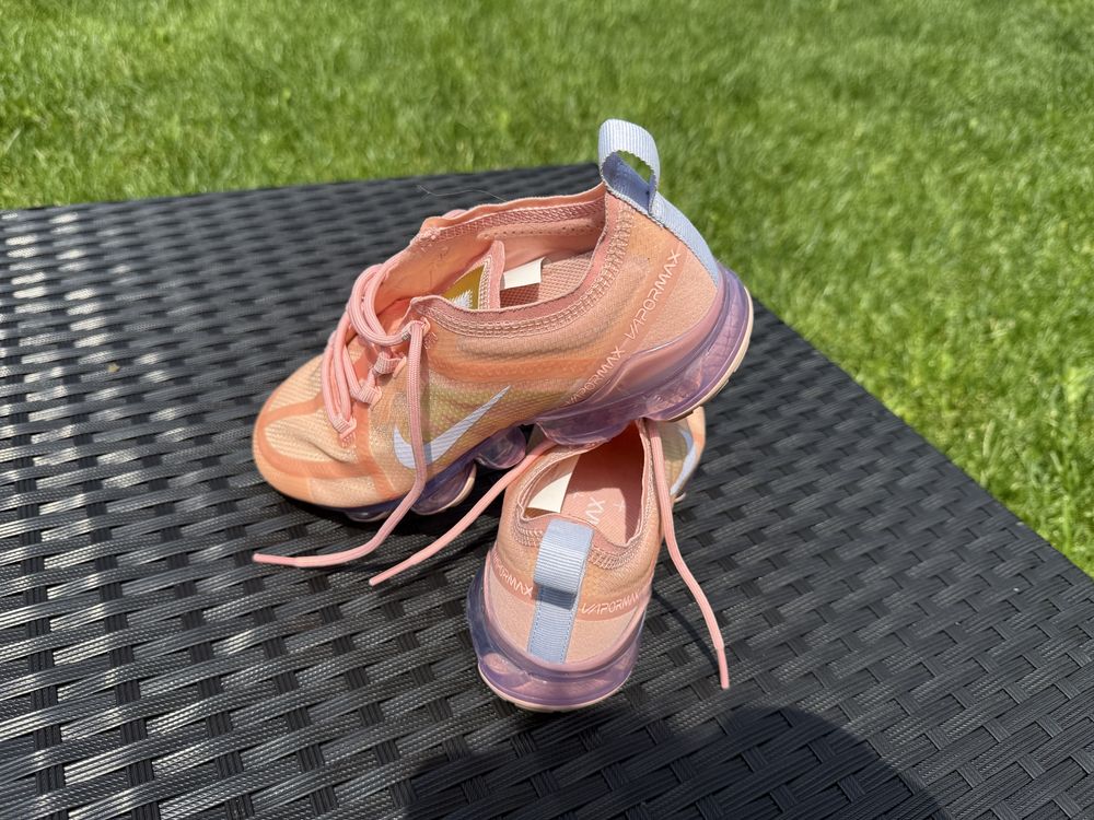 Nike vapormax + / 36.5