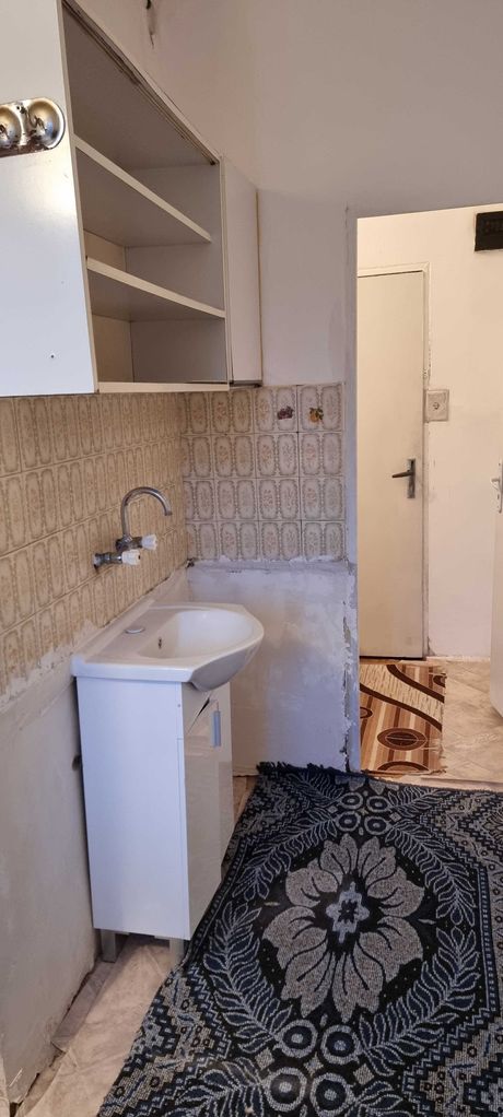 Продава се Едностаен апартамент в Разград, Орел - 40 кв.м за 1084 €/кв.м - Снимка #3
