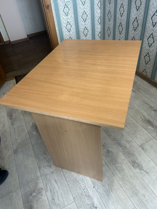 Стол кухоный, офисный