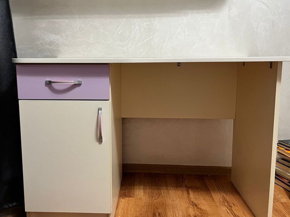 Birou+ corp suspendat ivory-lila din pal