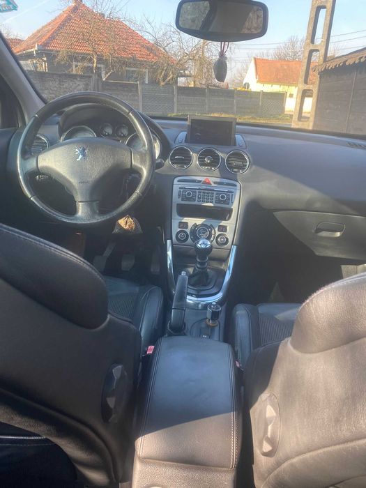 Peugeot 308 /Cutie  Manuala/ Panorama / Partial Piele / Navi / JBL