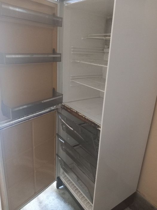 Кf 355 Работещ хладилник и фризер Електролукс