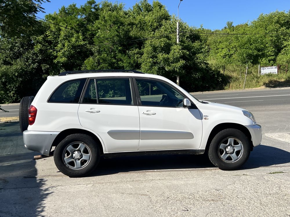 Vand Toyota RAV 4  1.8 benzina