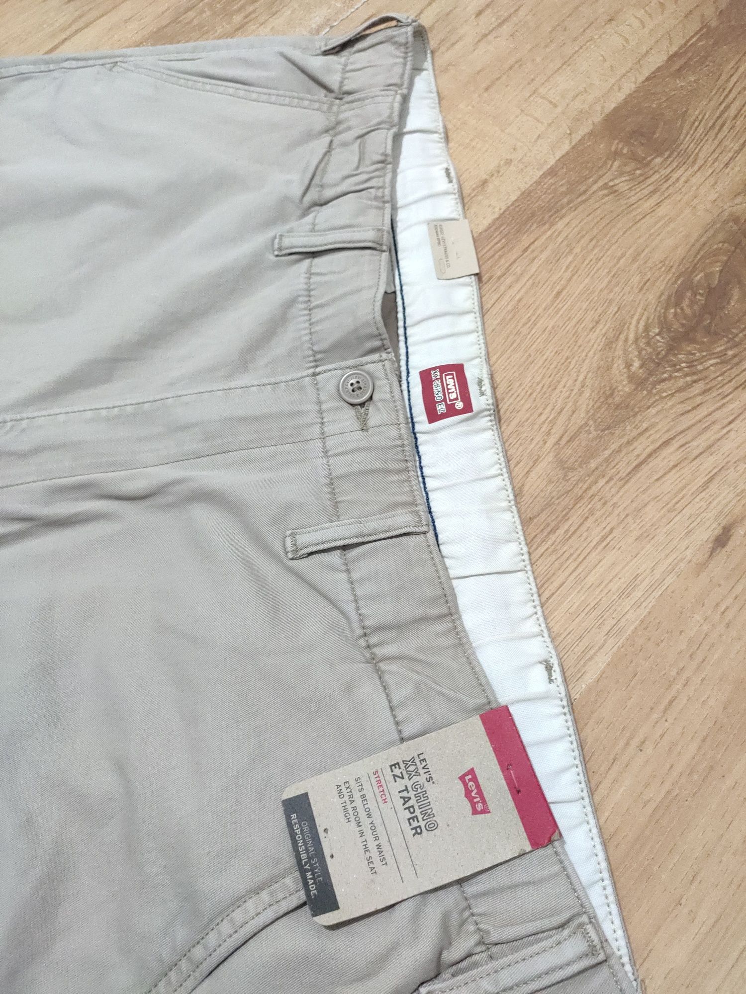 Pantaloni Levi's Chino marimea XXL drepți