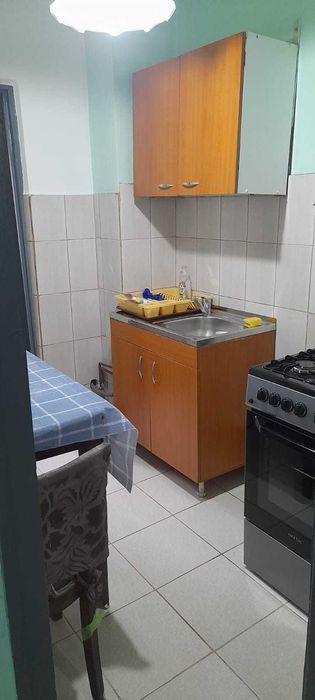 Vand apartament o camera Decebal