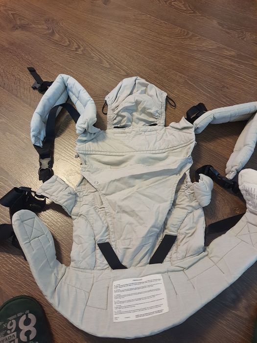 Vând marsupiu( portbebe )MANDUCA 3,5-20kg