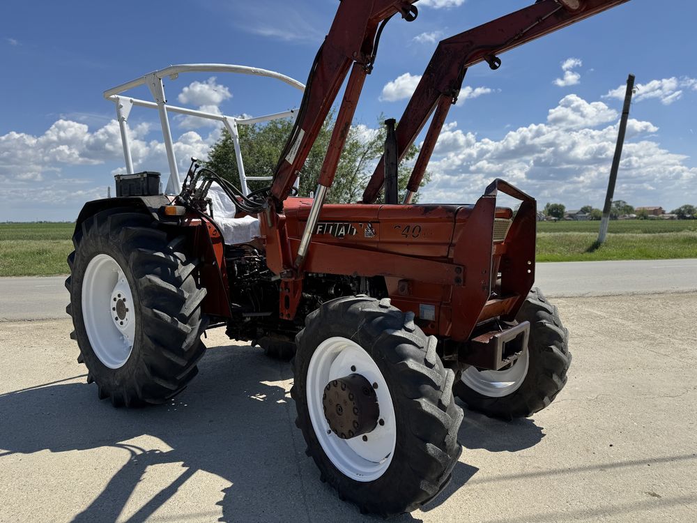 Tractor Fiat 640 Dt cu Fata 4x4 si Incarcator Frontal Stoll